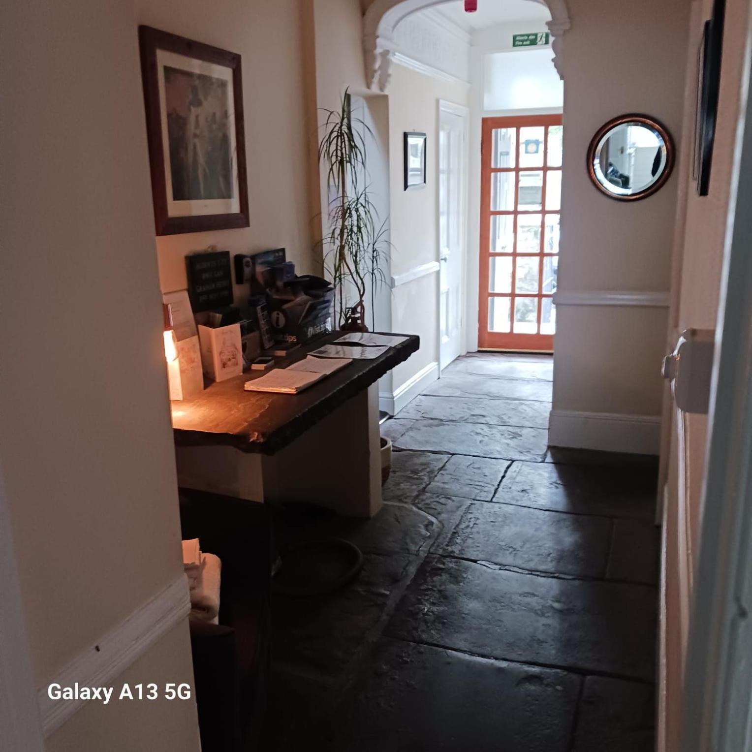 Mair'S Hotel Bridgend  Luaran gambar